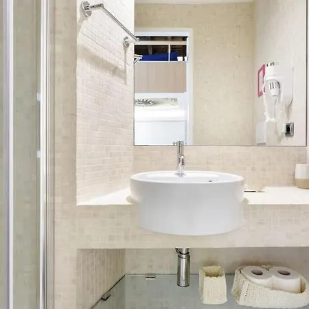 Restart Nettuno דירה *